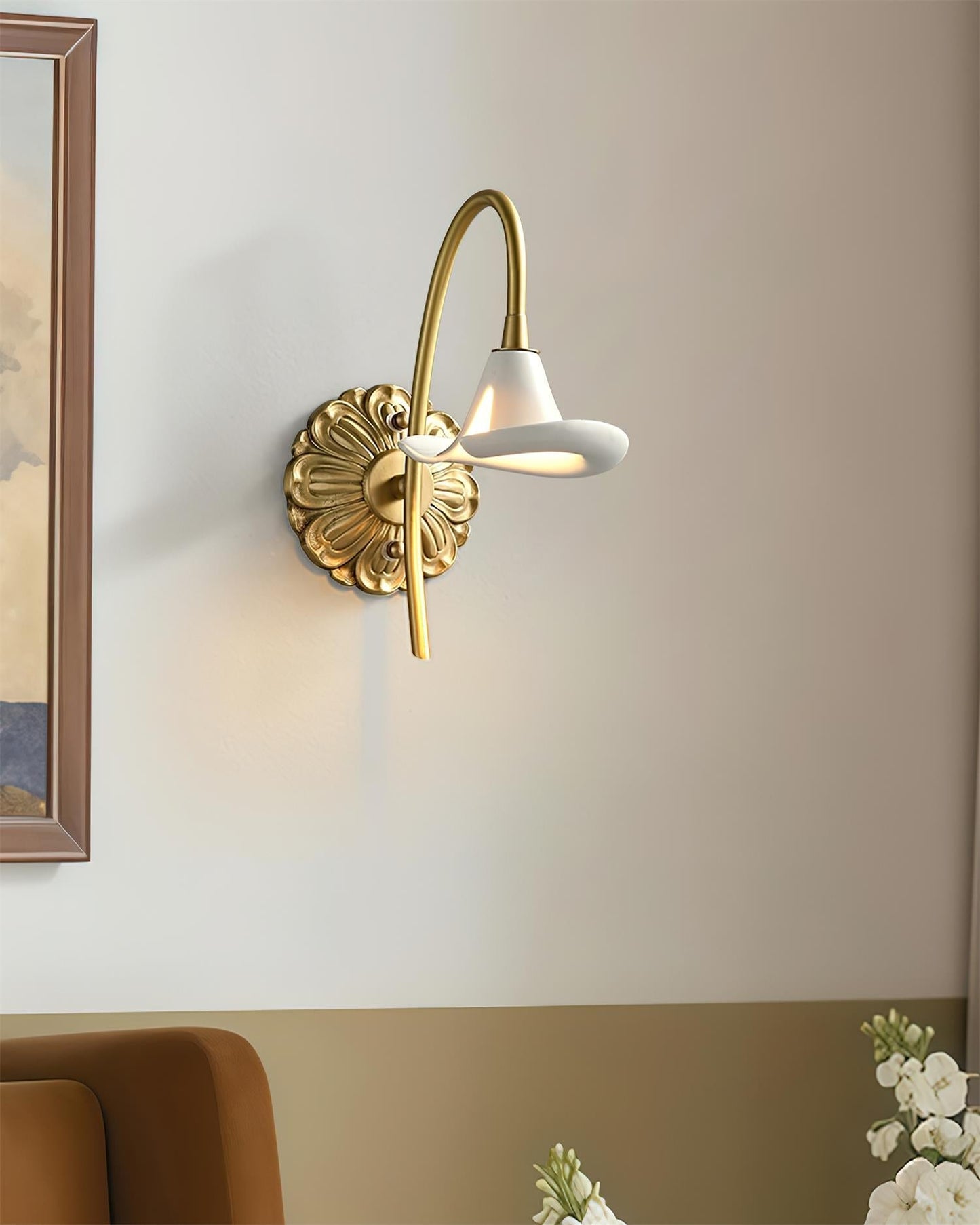 Mogendo | Calla Lily Wall Lamp
