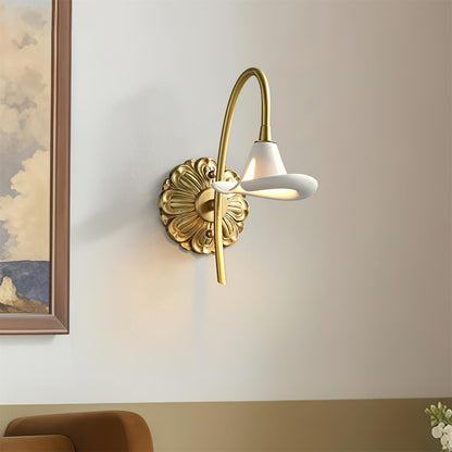 Mogendo | Calla Lily Wall Lamp