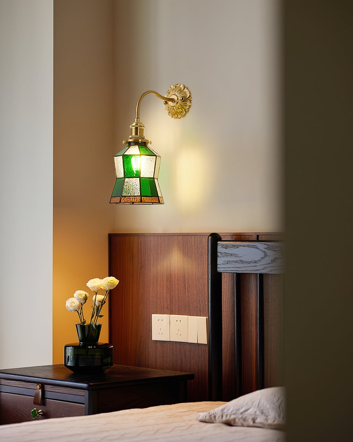 Mogendo | Jadevine Wall Lamp