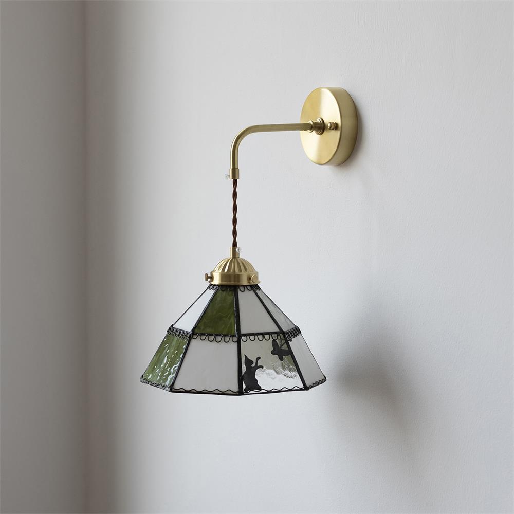 Mogendo | Leporine Wall Lamp W 23.5cm x H 17.5cm W 9.2″ x H 6.8″ Brass & Green