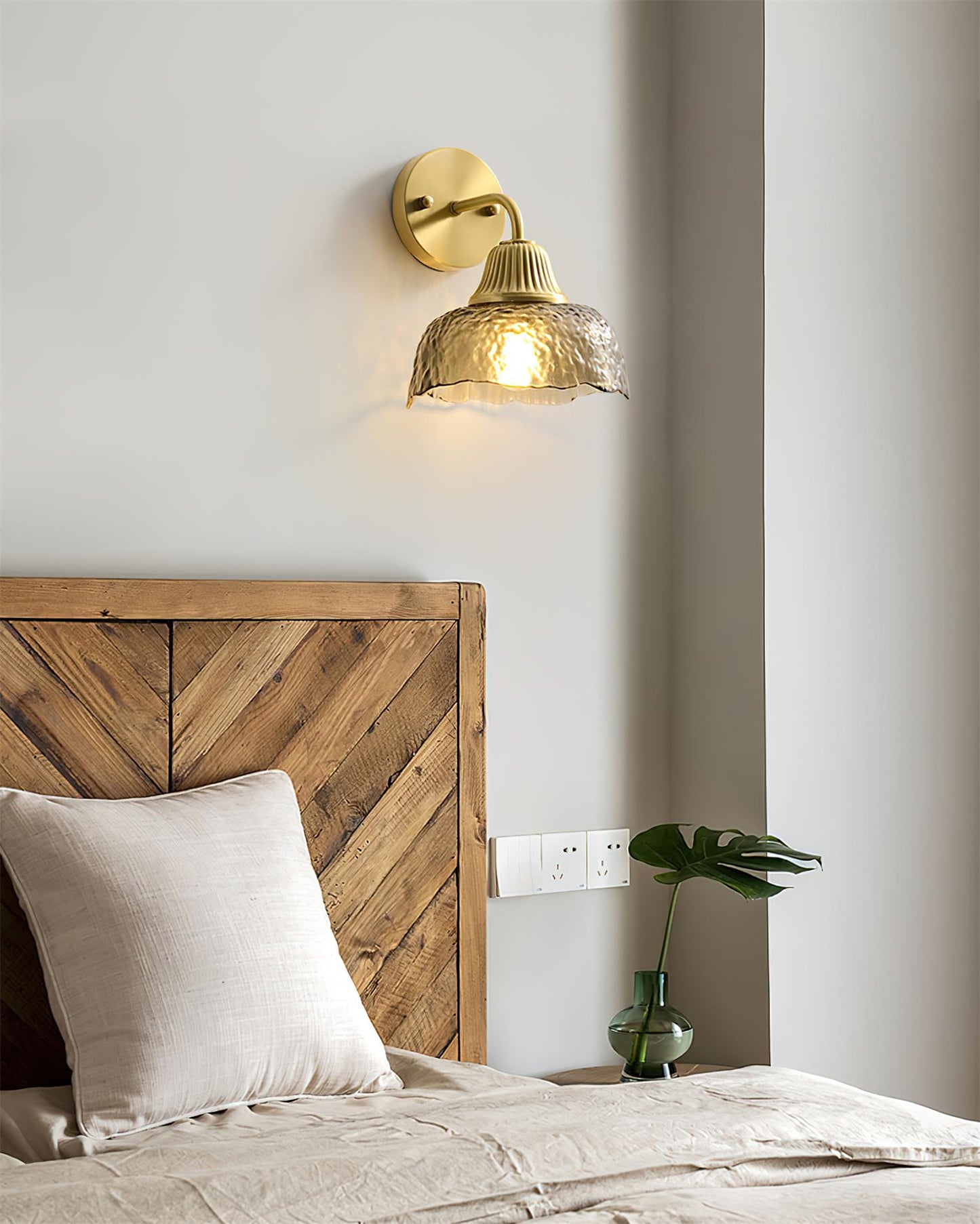 Mogendo | Lunara Wall Lamp