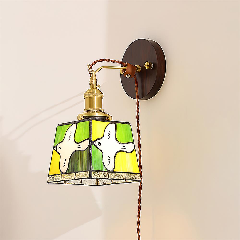 Mogendo | Miroa Wall Lamp W 20cm x H 29cm W 7.8″ x H 11.4″ Green