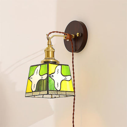 Mogendo | Miroa Wall Lamp W 20cm x H 29cm W 7.8″ x H 11.4″ Green