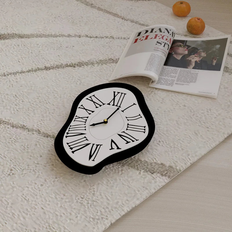 Mogendo | Surreal melting nordic wall clock