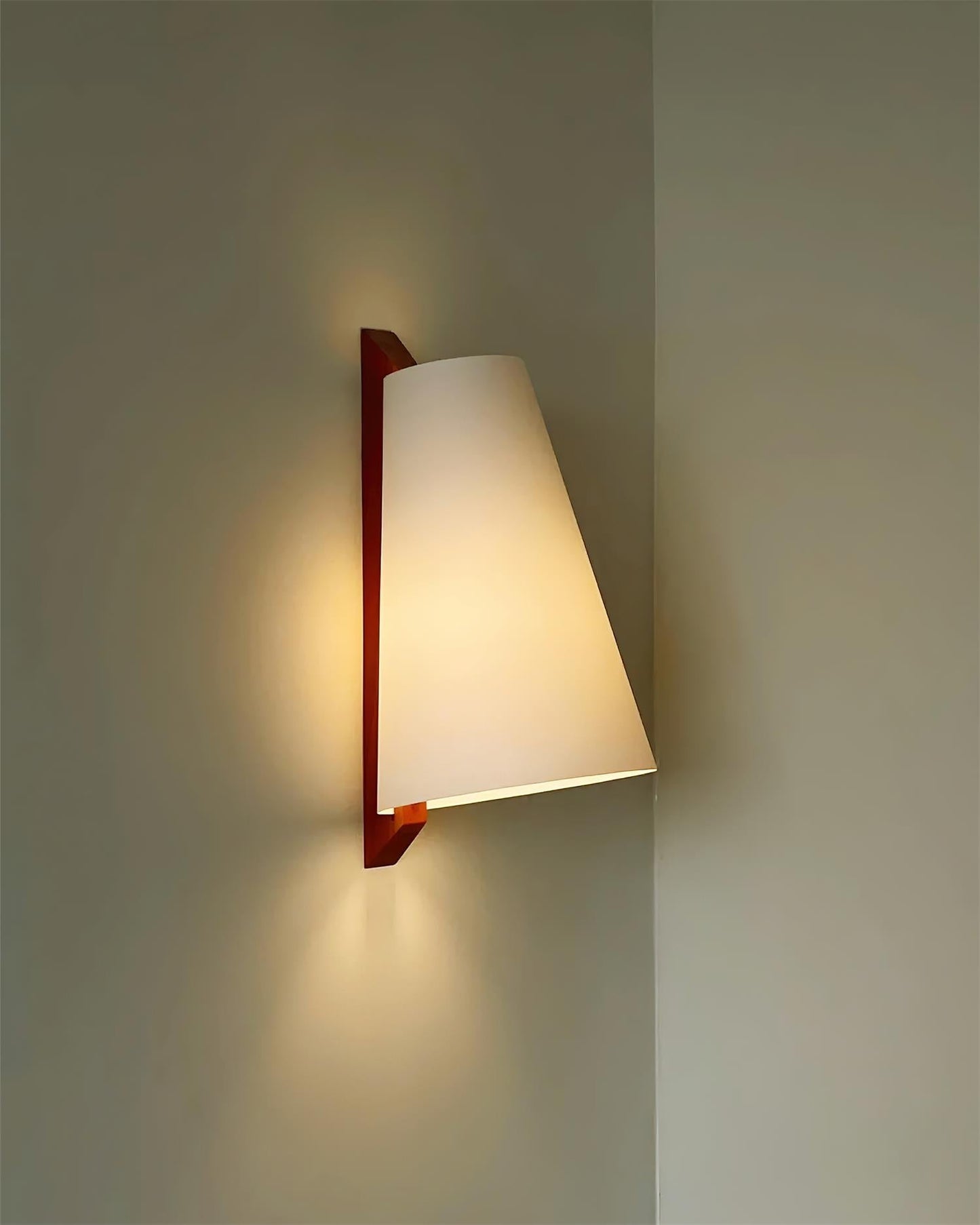 Mogendo | Trianora Wall Lamp