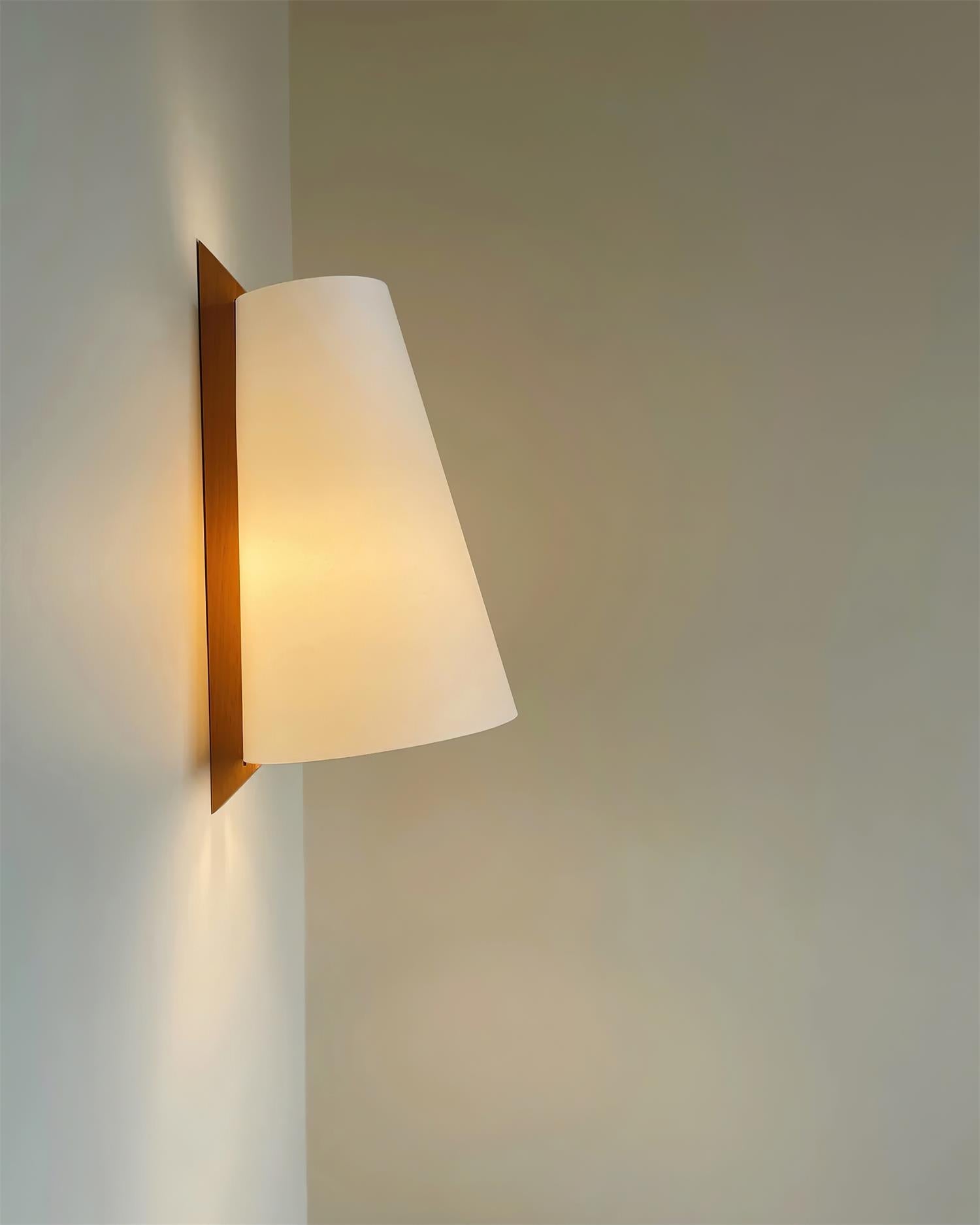 Mogendo | Trianora Wall Lamp