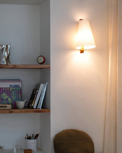 Mogendo | Trianora Wall Lamp