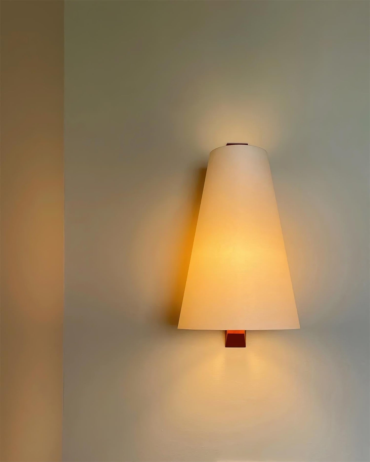 Mogendo | Trianora Wall Lamp
