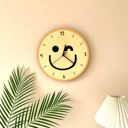 Mogendo | Wall clock with yellow smiley cartoon