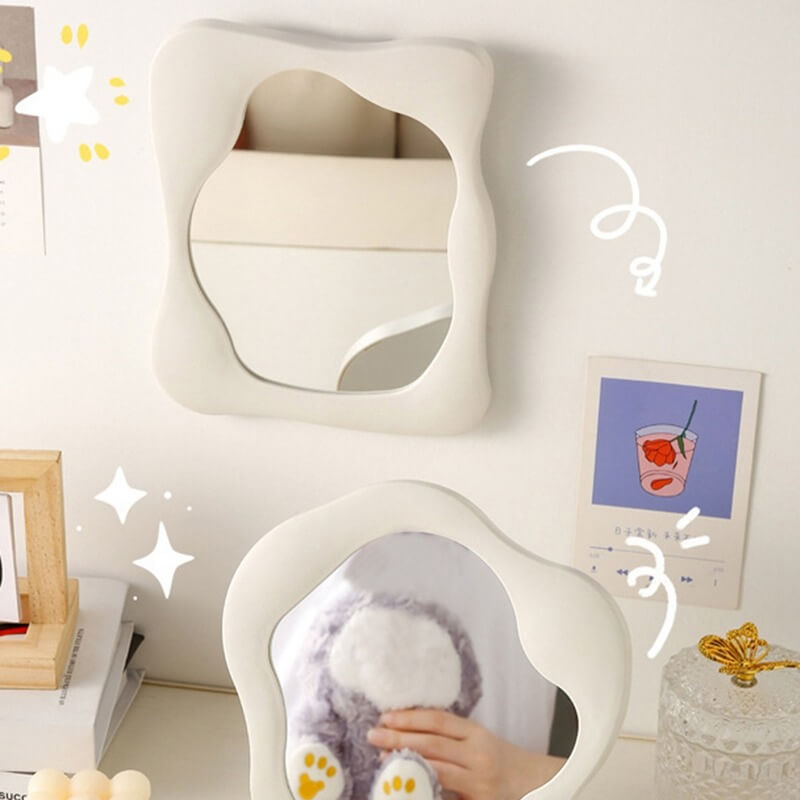Mogendo | Squiggly Makeup Mirror