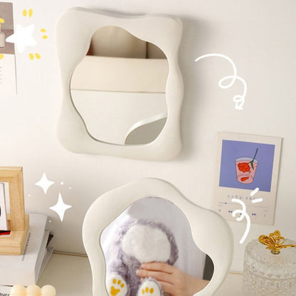 Mogendo | Squiggly Makeup Mirror